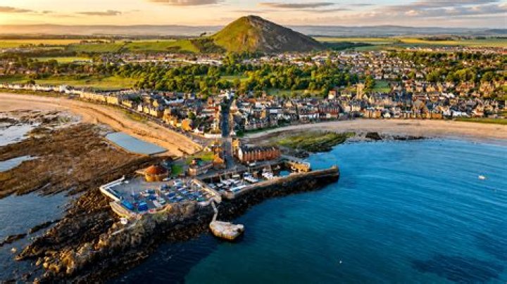 Did berwick used to be in scotland?