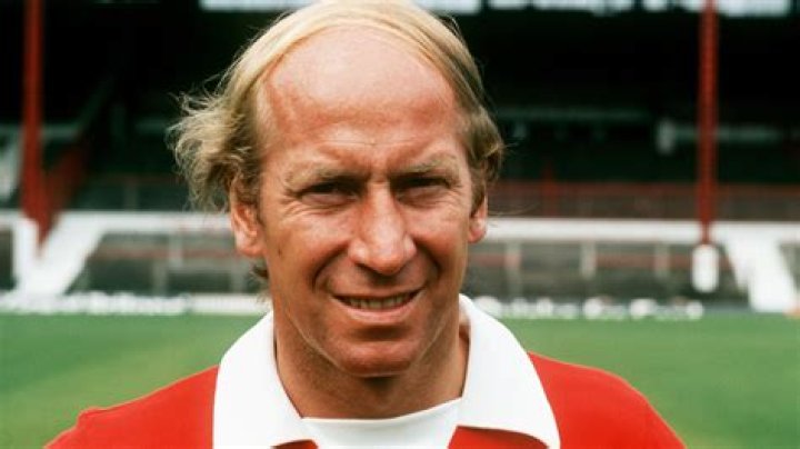Is bobby charlton alive?