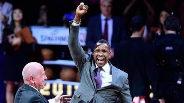 Who shoved raptors president?