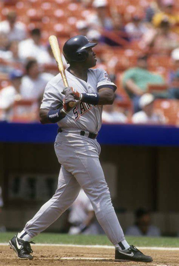 Why did tony gwynn retire?
